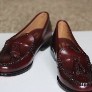 Women's G.H. Bass Size 9.5 M Wine Color Loafers with Tassel Never Worn